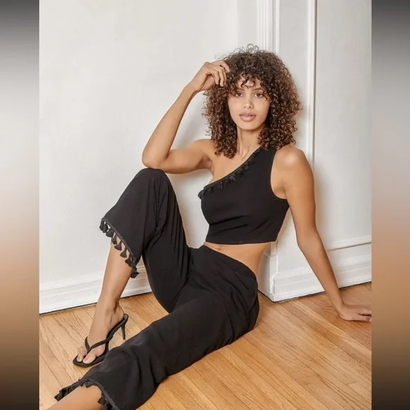 Linen Blend One Shoulder Tassel Crop Top & Wide-Leg Pants Set - Like New - Picture 3 of 17